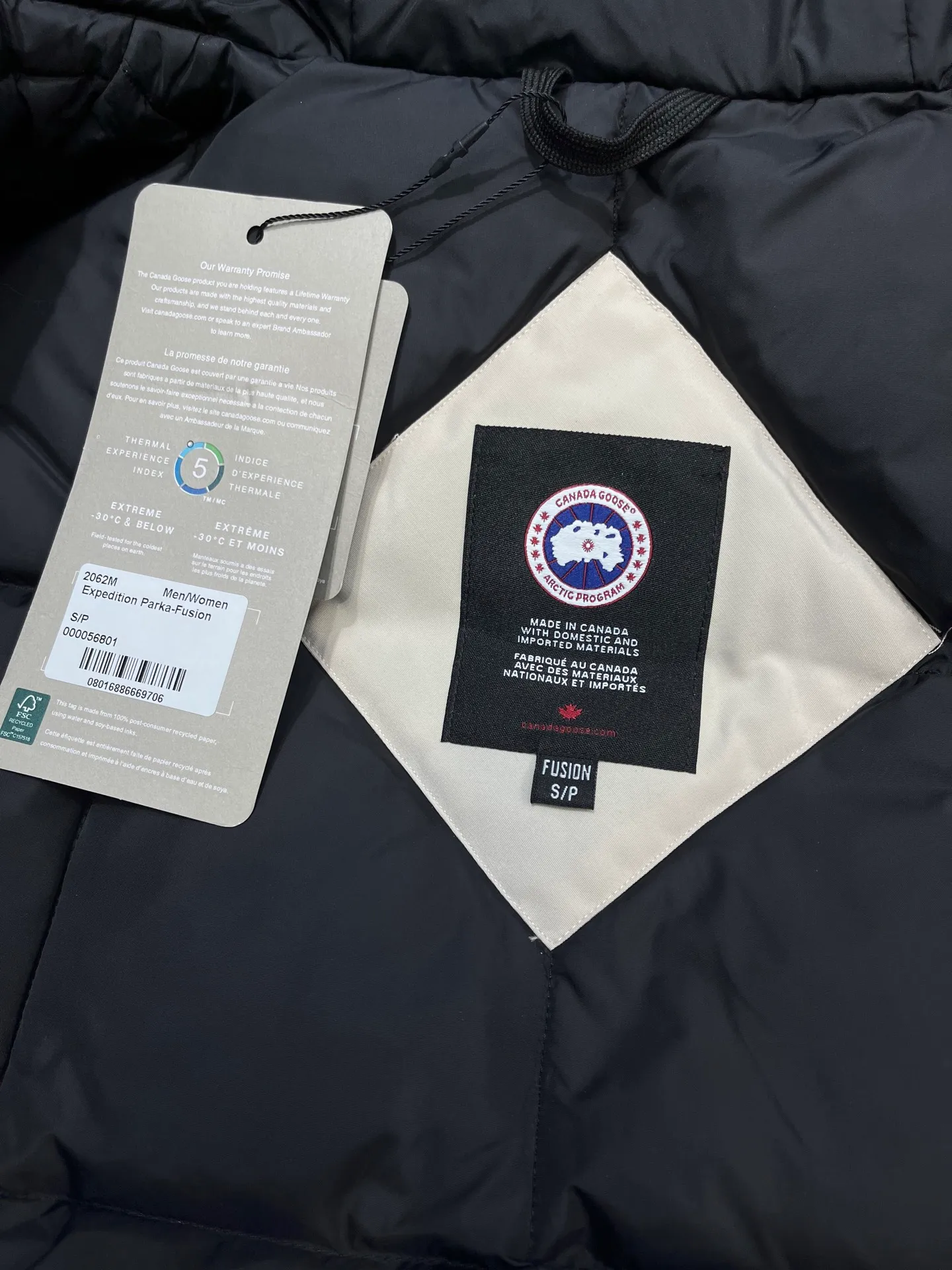 P840 𝘾𝘼𝙉𝘼𝘿𝘼 𝙂𝙊𝙊𝙎𝙀Big Goose 13# The design of Big Goose 13 is simple and elegant, a little longer than the 08 model, more suitable for men and suitable for business people. This down jacket is popular for its simple design, which is not only practical but also has a certain sense of fashion. In terms of applicability, the Daye 13 model provides good thermal insulation performance. Its thermal insulation coefficient is level 5, which can provide enough warmth and is suitable for wearing in cold environments. In addition, the Daye 13 model also has a high cost performance. Compared with other models, it provides a better balance between price and performance, making it more competitive in the market.  size：xs-xxl